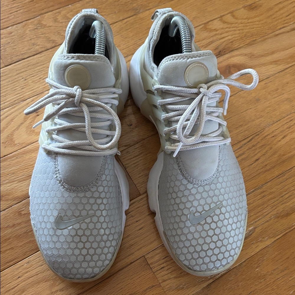 Nike Air Presto Essential Triple White‎ Sneakers M 8 / W 9.5